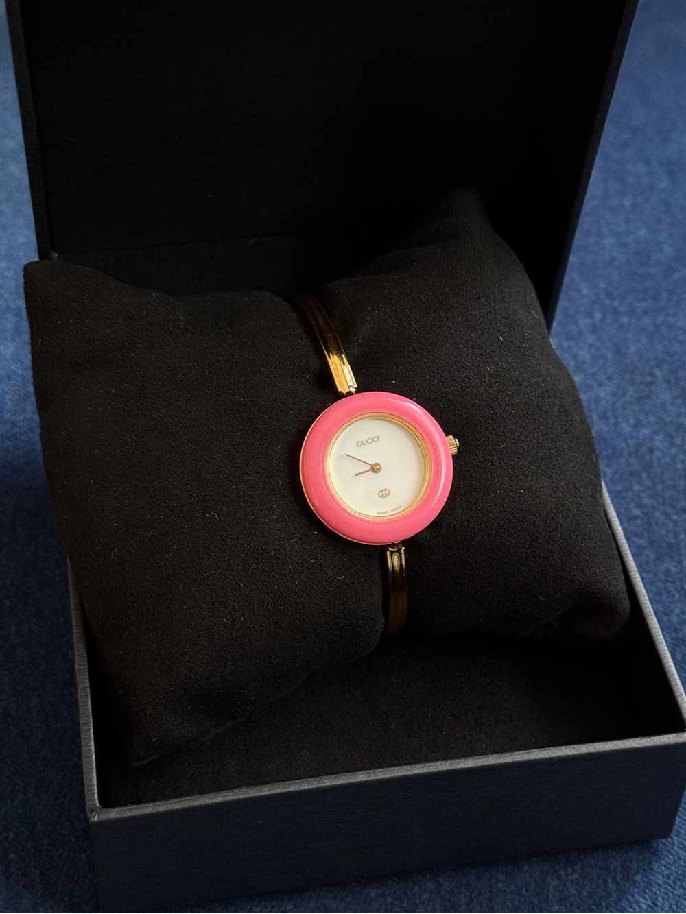 Vintage Gucci 11/12 Change Bezel
Gold Pink  Bezel Bangle Quartz
Women's Watch